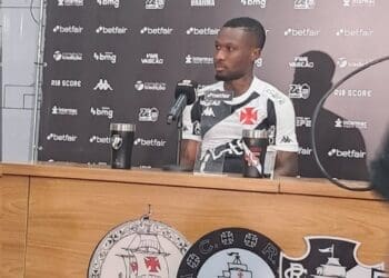 Loide Augusto, quanto à sua posição: ‘Estou disposto a atuar em qualquer uma das duas que o treinador solicitar.’