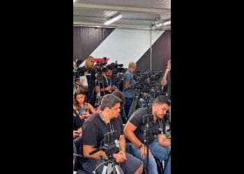 Vasco revela os bastidores da apresentação de Loide Augusto; confira o vídeo.