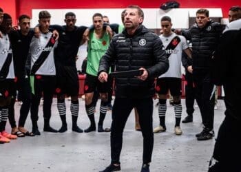 Pedrinho considera o time do Vasco como um dos 8 melhores do Brasil