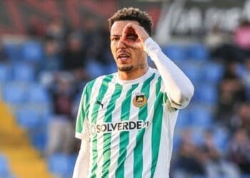 Clayton reflete sobre sua experiência no Vasco: ‘Eu precisava de mais chances para demonstrar meu potencial’