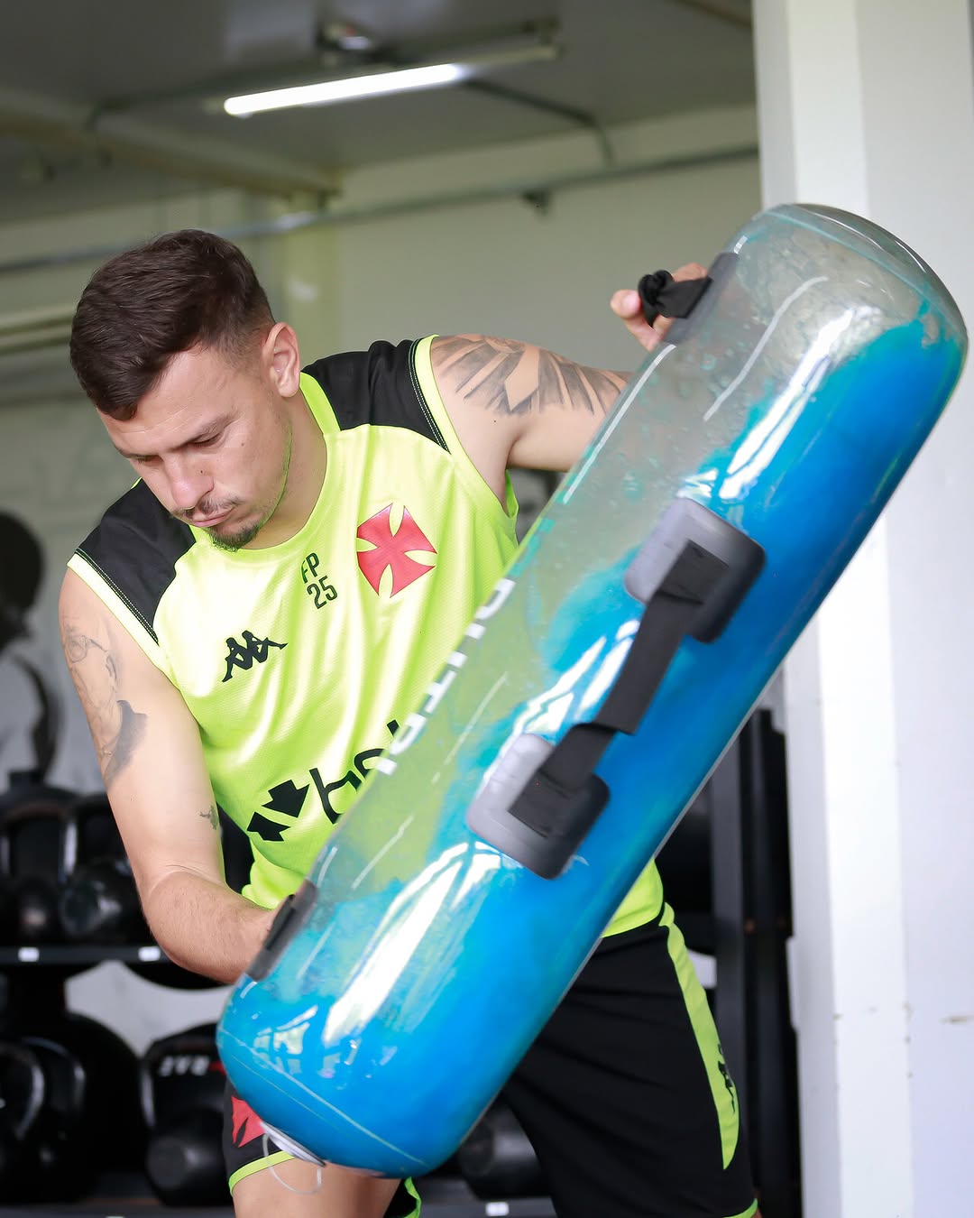 Vasco compartilha imagens do treino realizado nesta quinta-feira na academia do CT Moacyr Barbosa; confira.