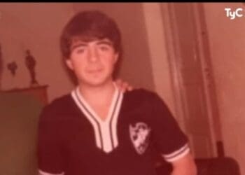 Sampaoli compartilha a história da camisa do Vasco adquirida na adolescência.