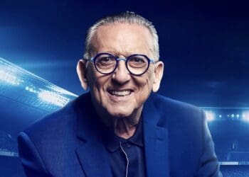 Comentarista do jogo Corinthians x Vasco na Amazon será Vanderlei Luxemburgo, substituindo a dupla Romário e Ronaldo.