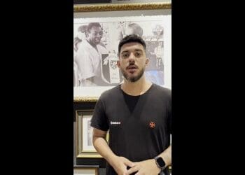 Revista do Vasco, que será lançada neste domingo, destaca a conexão de Pelé com o Gigante da Colina; assista ao vídeo.