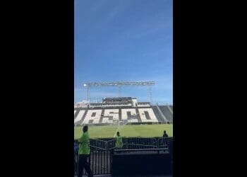 Assista ao vídeo que mostra o teste da nova iluminação em São Januário.