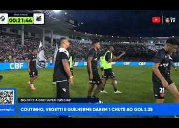 Vídeo exibe Adson se preparando no gramado de São Januário; confira.