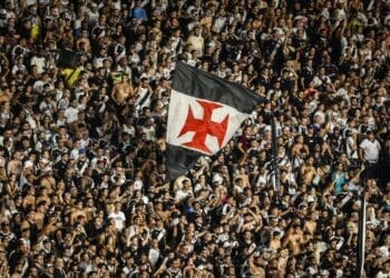 Vasco expressa gratidão aos torcedores que compareceram a São Januário.
