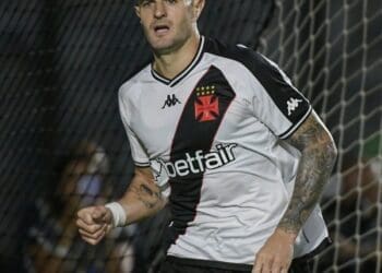 Vasco não conseguia uma vitória de virada no Campeonato Brasileiro desde agosto de 2024.