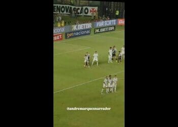 Ouça as narrações dos gols do Vasco na vitória contra o Santos.