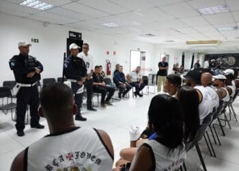 Comandante do Bepe encontrou-se com representantes da Força Jovem antes do jogo Vasco x Santos