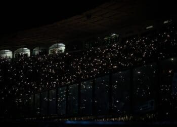 Veja as informações sobre o espetáculo de luzes em São Januário durante o jogo Vasco x Santos.
