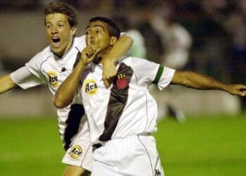 Romário é o principal artilheiro e o maior assistente do Vasco em torneios continentais.