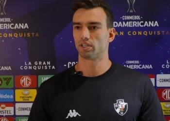 Léo Jardim se prepara para enfrentar o Melgar