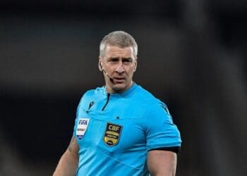 Anderson Daronco, do Rio Grande do Sul, será o árbitro da partida entre Corinthians e Vasco.