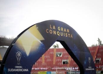 Vasco compartilha imagens do estádio em sua estreia na Copa Sul-Americana.