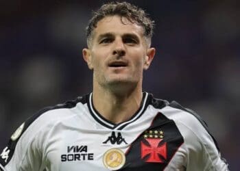 Vegetti iguala a marca de Germán Cano e se torna o 2º maior goleador estrangeiro na história do Vasco