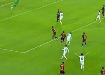 Nuno Moreira festejou o gol de Philippe Coutinho contra o Melgar antes mesmo da bola cruzar a linha; confira.