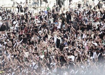 Venda de ingressos para o confronto contra o Corinthians para a torcida do Vasco começa nesta quinta-feira às 18h30; confira os detalhes