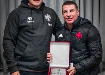 Presidente do Melgar outorgou homenagem a Pedrinho: ‘A rivalidade permanece apenas no campo’