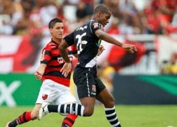Dedé recorda a competição com o Corinthians no Campeonato Brasileiro de 2011 e revela solicitação de dispensa em partida decisiva.