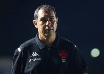 Vasco pode começar com um ‘elenco alternativo’ neste sábado frente ao Corinthians.