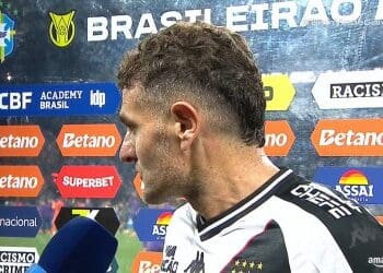 Veja a entrevista de Vegetti após a derrota para o Corinthians em Itaquera.