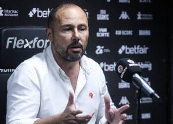 Amodeo assegura que o Vasco está regularizado com atletas, colaboradores e fornecedores.