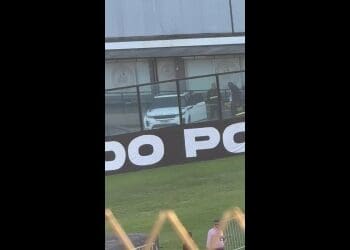 Vídeo captura a chegada de Pedrinho a São Januário; assista