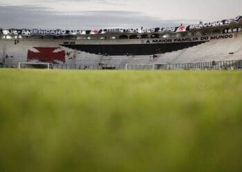 Veja mais imagens de São Januário antes do jogo entre Vasco e Puerto Cabello