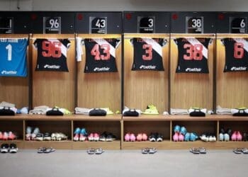 Confira imagens do vestiário do Vasco em São Januário.