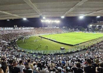 São Januário contou com a presença de 17.950 torcedores para o jogo entre Vasco e Puerto Cabello.