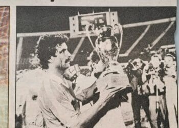 Fotógrafo Finlandês Juha Tamminen Revela Recordação dos Anos 80 com Camisa do Vasco