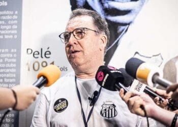 Santos ainda tem uma dívida de R$ 6,8 milhões com o Vasco referente ao lateral-direito Nathan.