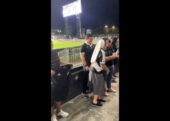 Irmã Elaine Visita São Januário: Confira o Vídeo!