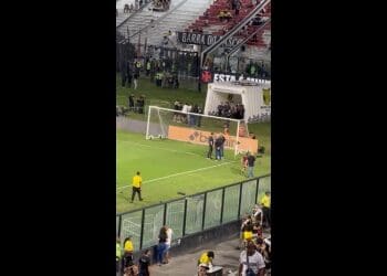 Goleiros do Vasco Realizam Aquecimento no Gramado; Confira o Vídeo!