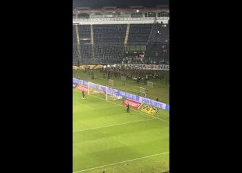 Exibição da Banda do Exército toca Hino do Vasco em São Januário; Confira!