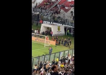 “Veja o Aquecimento dos Jogadores do Vasco em São Januário – Assista ao Vídeo!”