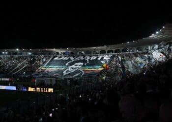 Vasco compartilha imagem da torcida em São Januário: ‘Sempre unidos’