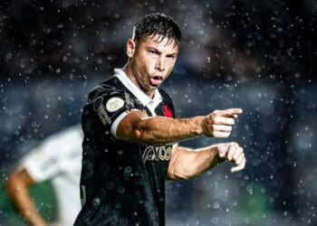 Vitória estava interessado em Capasso, mas ele optou por permanecer no Vasco.