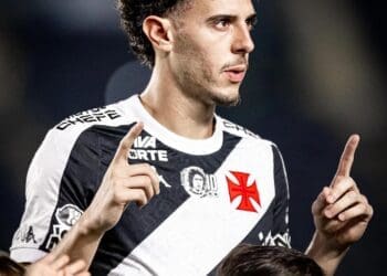 Nuno Moreira: ‘Concentrados e unidos na busca por nossas metas. Satisfeito com mais uma assistência vestindo esta camisa’