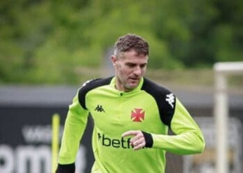 Sob a direção de Fábio Carille, Vegetti acertou quase 50% dos gols do Vasco