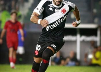 Payet pode se tornar titular no confronto contra o Ceará