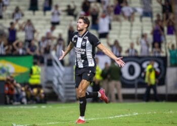 Artilheiro do Ceará, Pedro Raul enfrenta o Vasco novamente nesta 3ª-feira