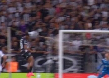 Escute a análise em áudio do VAR que confirmou o segundo gol do Ceará contra o Vasco.