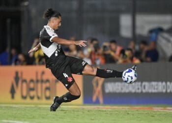 Mauricio Lemos enfrenta dificuldades para se firmar devido a lesões e baixo número de jogos.