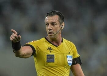 Raphael Claus, de SP, será o árbitro de Vasco x Flamengo.