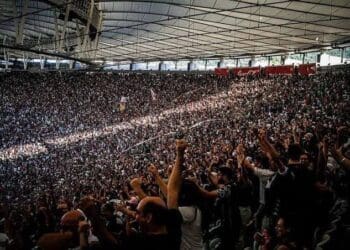 Vascaínos adquiriram mais de 15 mil ingressos, dos 21 mil disponíveis, para o clássico contra o Flamengo.