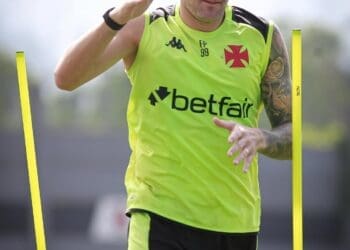 Vasco divulga imagens do treino desta sexta-feira no CT Moacyr Barbosa; confira