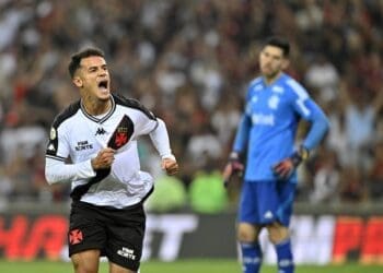 Philippe Coutinho almeja sua 1ª vitória na carreira diante do Flamengo.