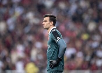 Léo Jardim: ‘Sem dúvida queríamos a vitória, mas é um ponto que não podemos desperdiçar’